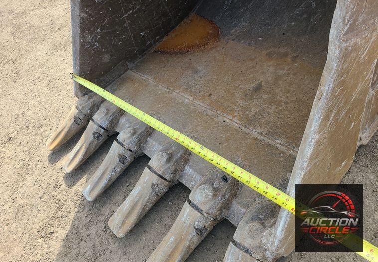 2017 John Deere 245G LC  excavator