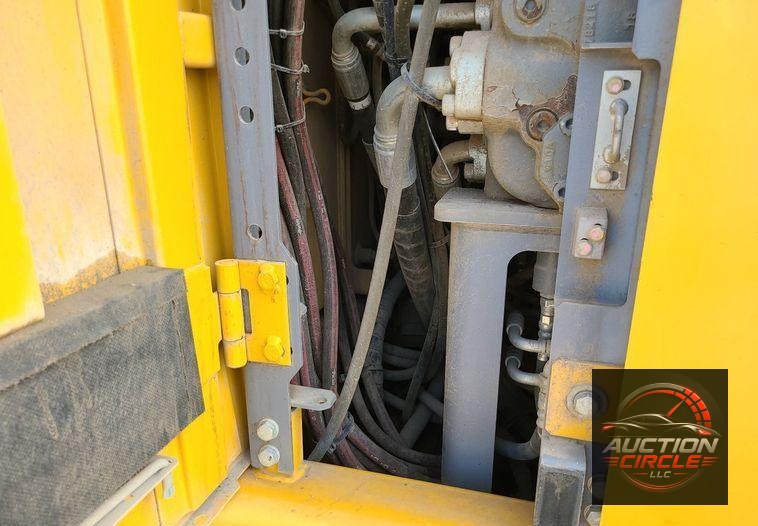 2017 John Deere 245G LC  excavator