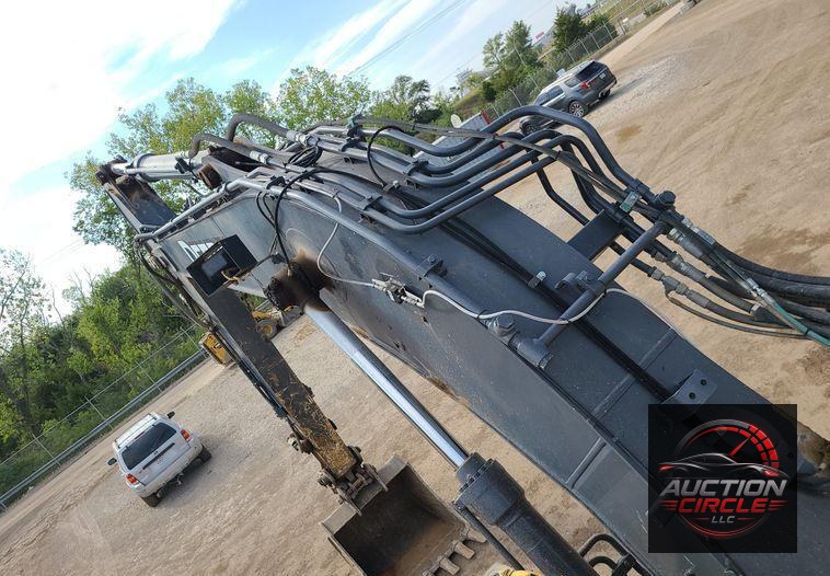 2017 John Deere 245G LC  excavator
