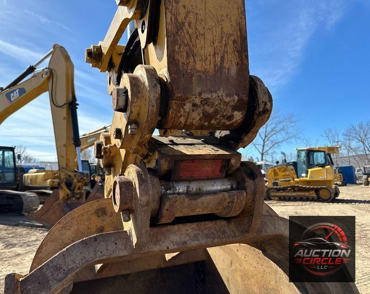 2019 Caterpillar 320 excavator