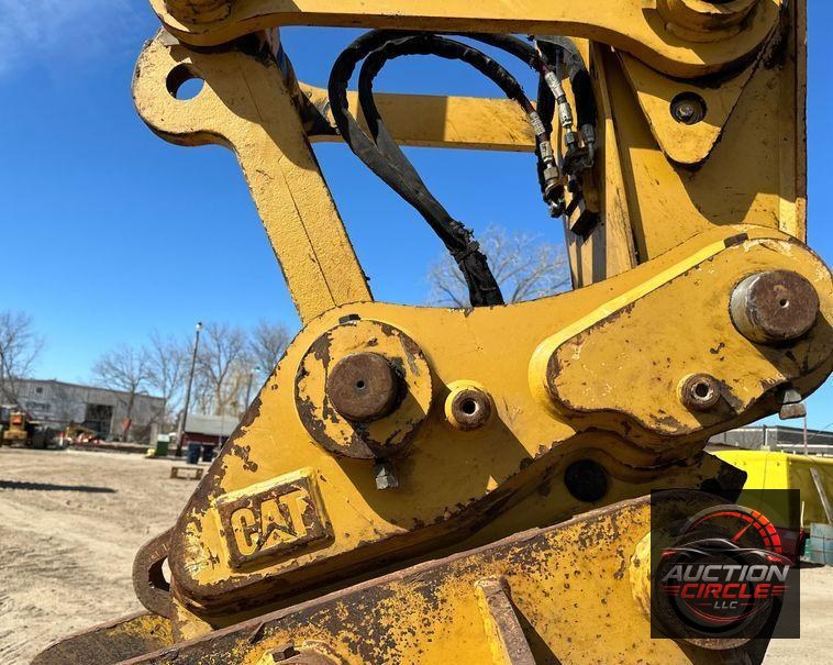 2019 Caterpillar 320 excavator