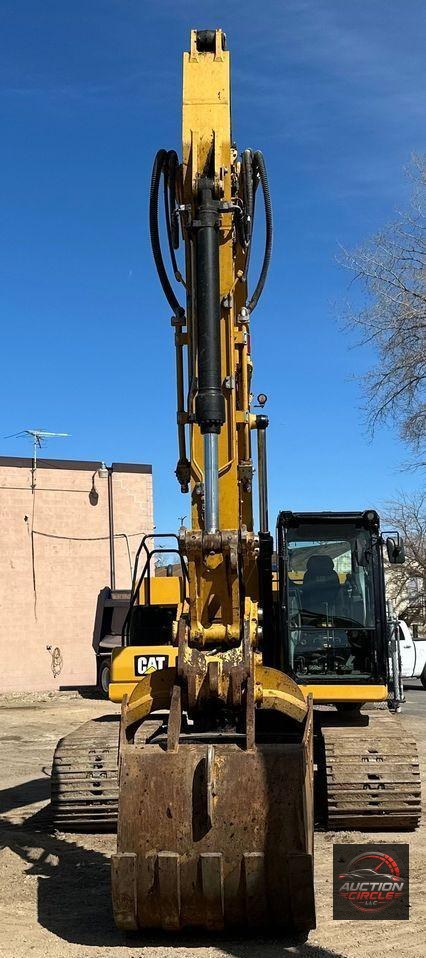 2019 Caterpillar 320 excavator