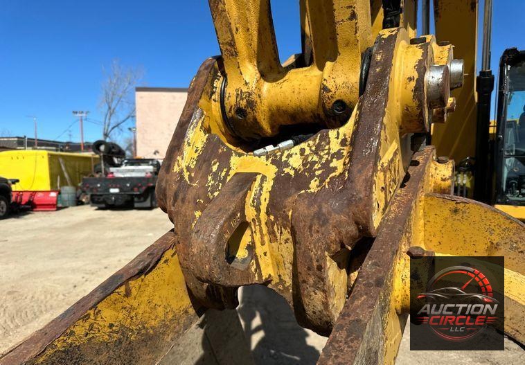 2019 Caterpillar 320 excavator