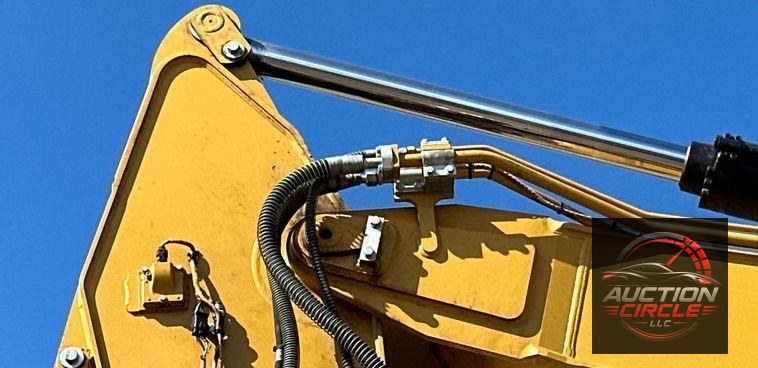 2019 Caterpillar 320 excavator