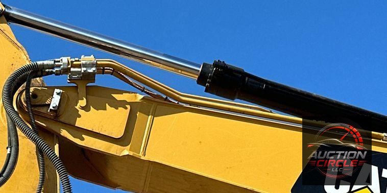 2019 Caterpillar 320 excavator