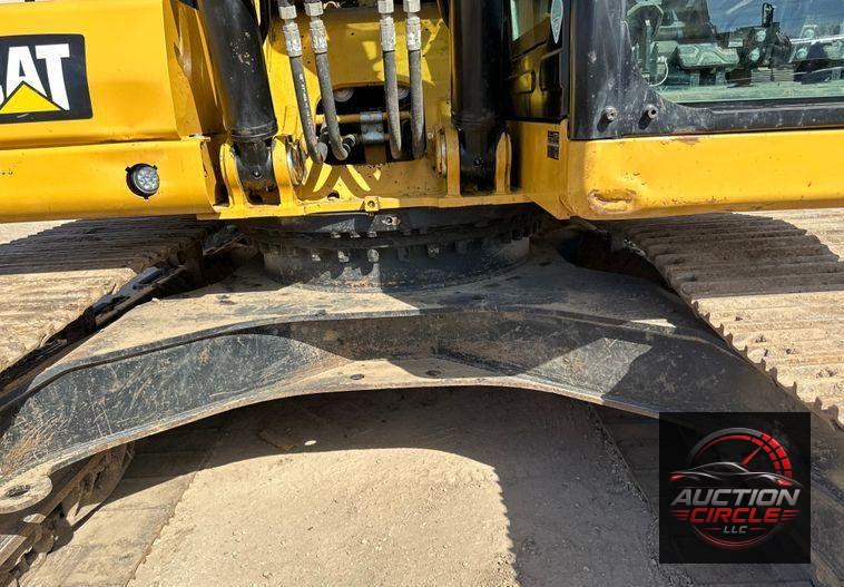 2019 Caterpillar 320 excavator