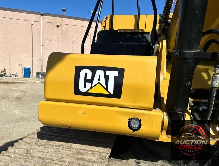2019 Caterpillar 320 excavator