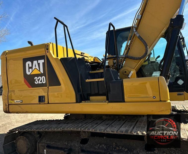 2019 Caterpillar 320 excavator