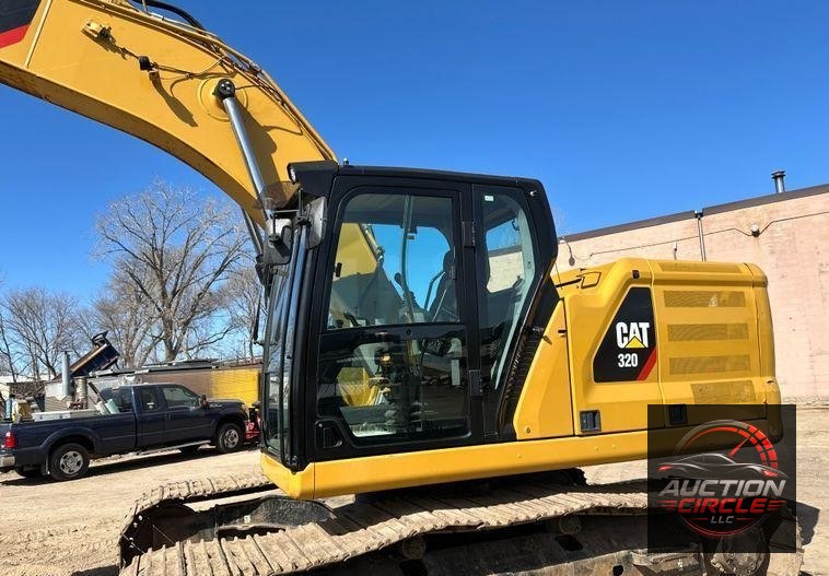 2019 Caterpillar 320 excavator