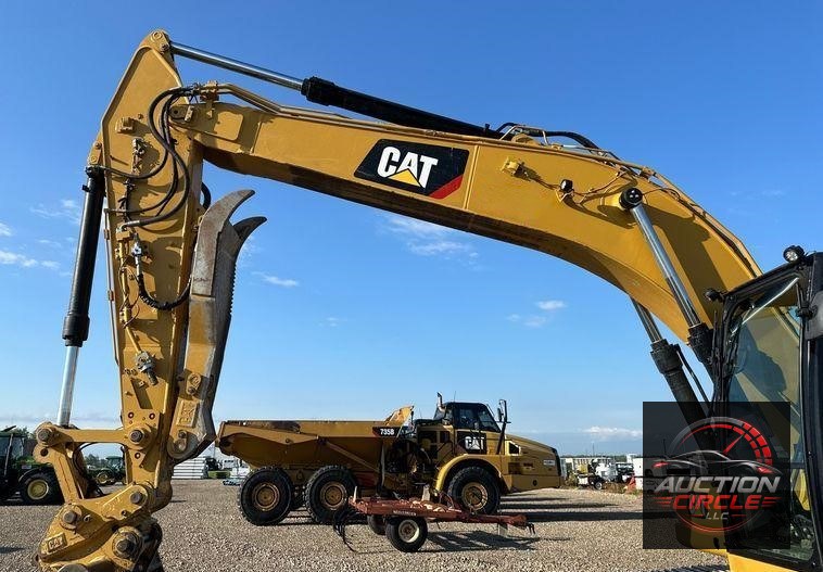 2018 Caterpillar  323 excavator