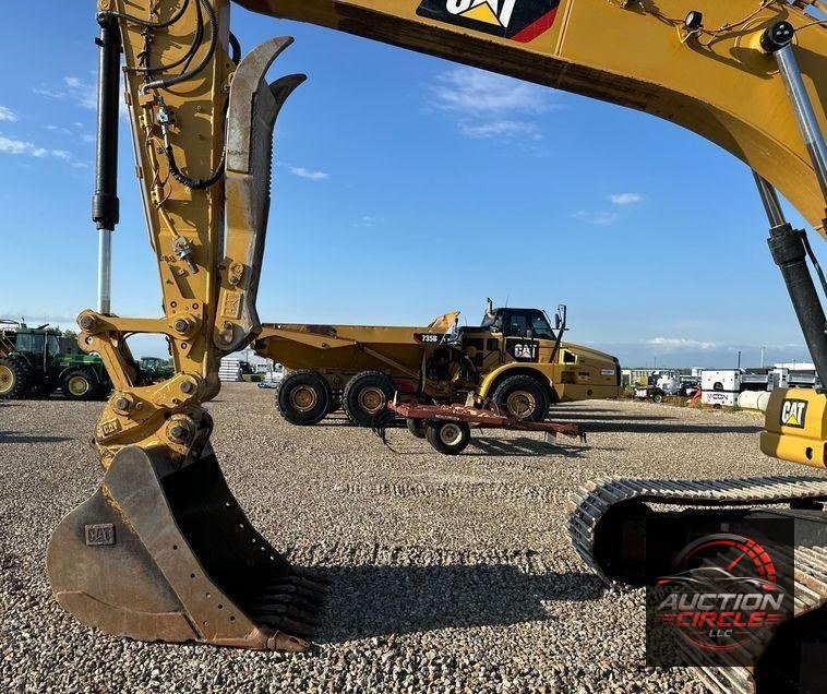 2018 Caterpillar  323 excavator