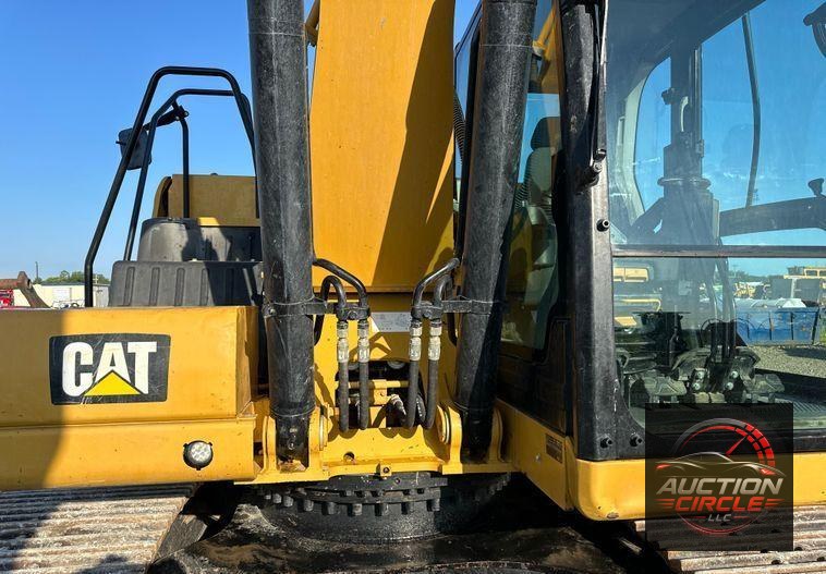 2018 Caterpillar  323 excavator