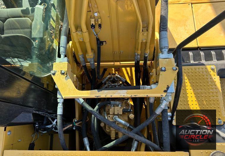 2018 Caterpillar  323 excavator