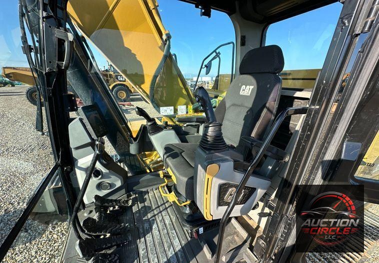 2018 Caterpillar  323 excavator
