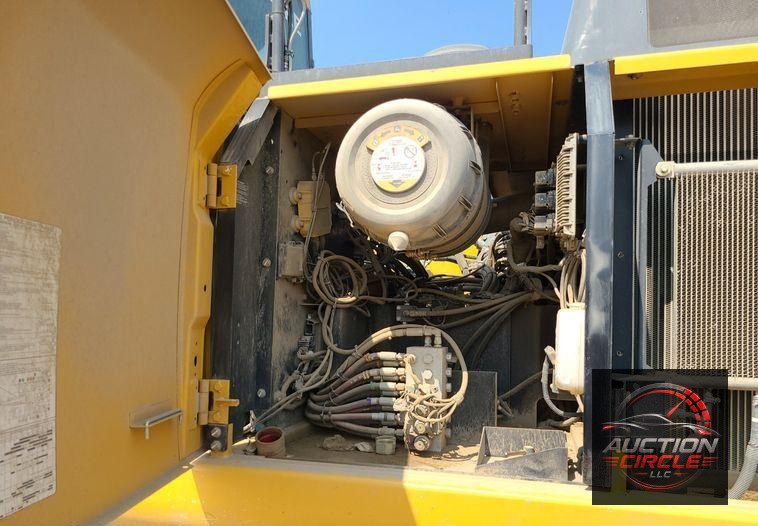 2015 John Deere 350G LC  excavator