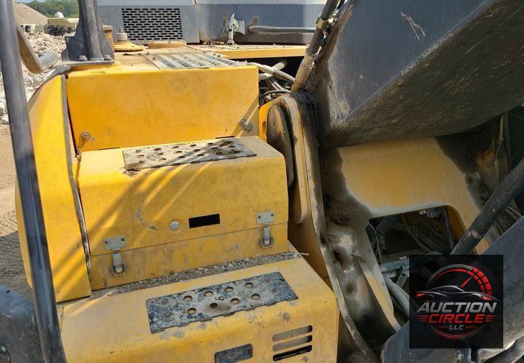 2015 John Deere 350G LC  excavator