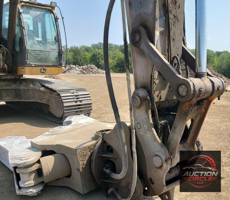 2015 John Deere 350G LC  excavator