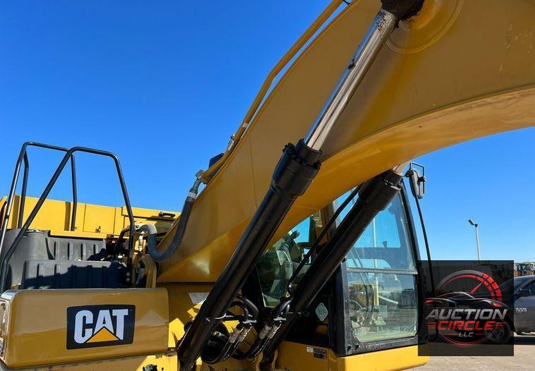 2018 Caterpillar 323  excavator