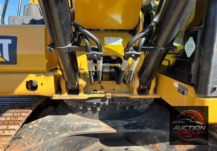 2018 Caterpillar 323  excavator