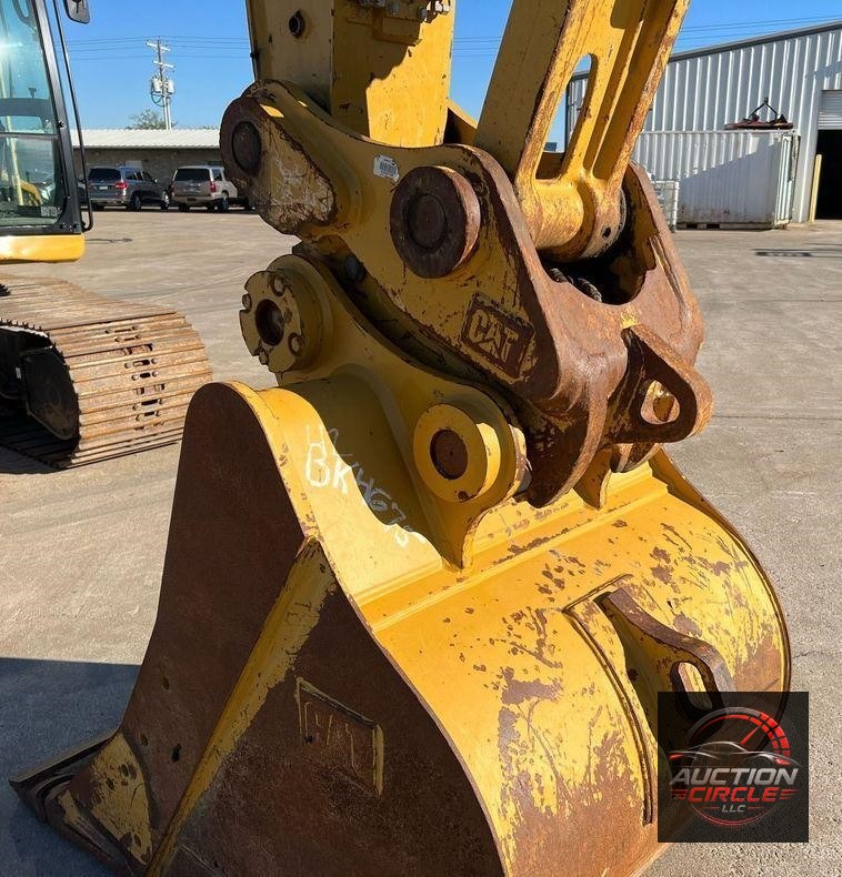 2018 Caterpillar 320  excavator