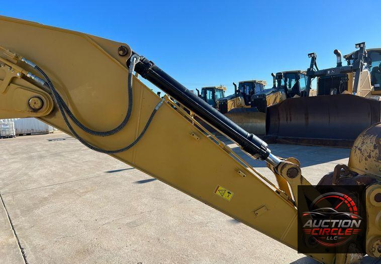 2018 Caterpillar 320  excavator