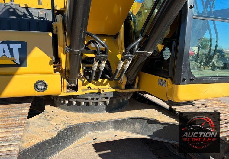 2018 Caterpillar 320  excavator