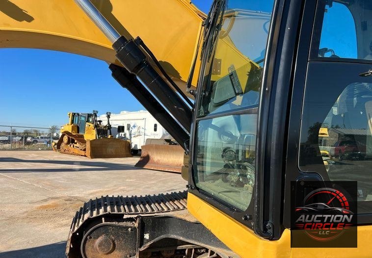 2018 Caterpillar 320  excavator