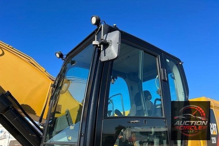 2018 Caterpillar 320  excavator