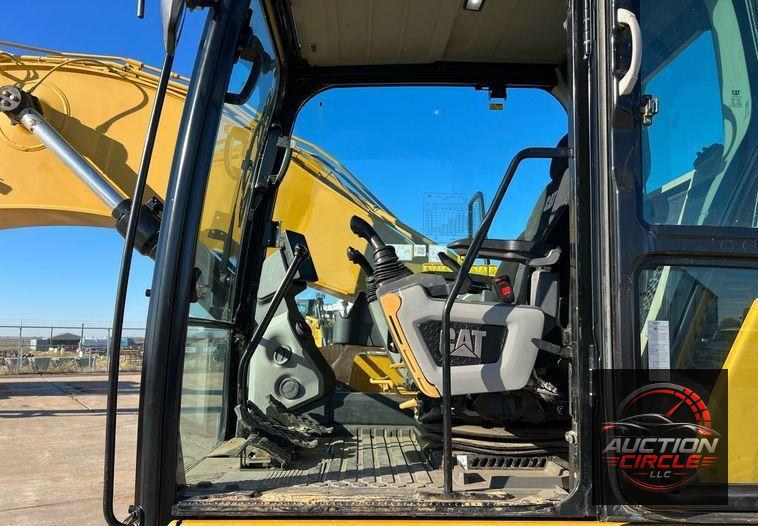 2018 Caterpillar 320  excavator
