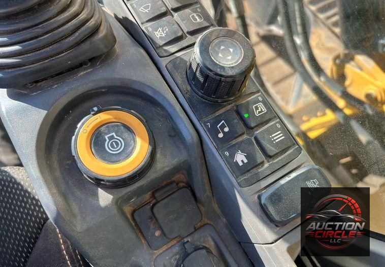 2018 Caterpillar 320  excavator