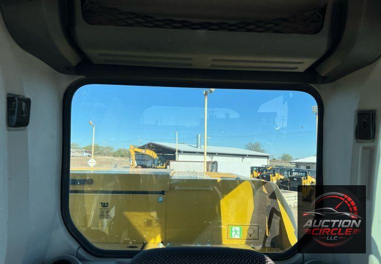 2018 Caterpillar 320  excavator