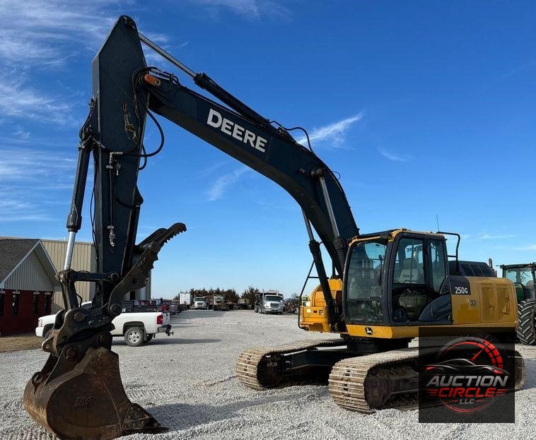 2015 John Deere 250G LC excavator