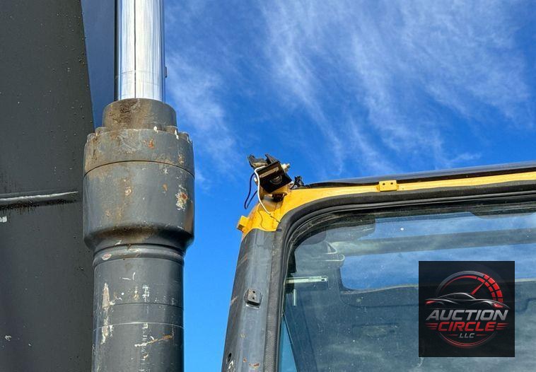 2015 John Deere 250G LC excavator