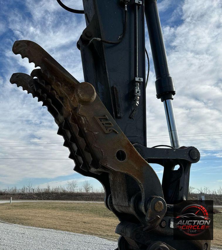 2015 John Deere 250G LC excavator