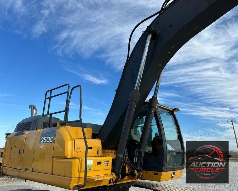 2015 John Deere 250G LC excavator