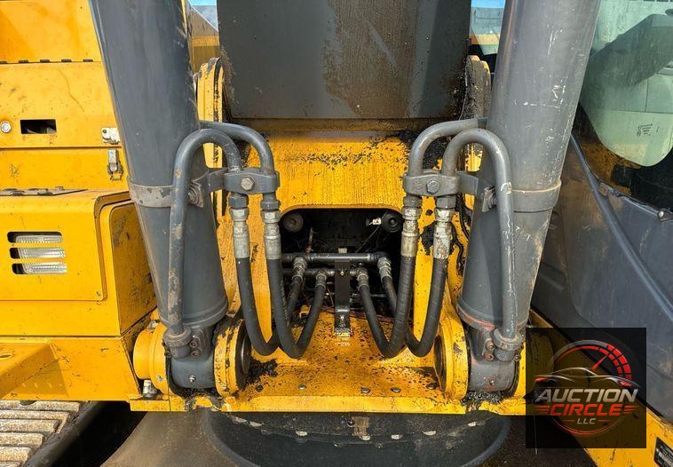 2015 John Deere 250G LC excavator