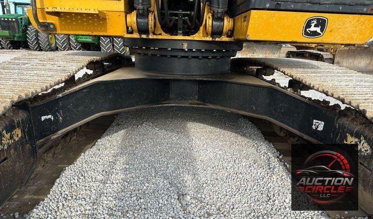 2015 John Deere 250G LC excavator