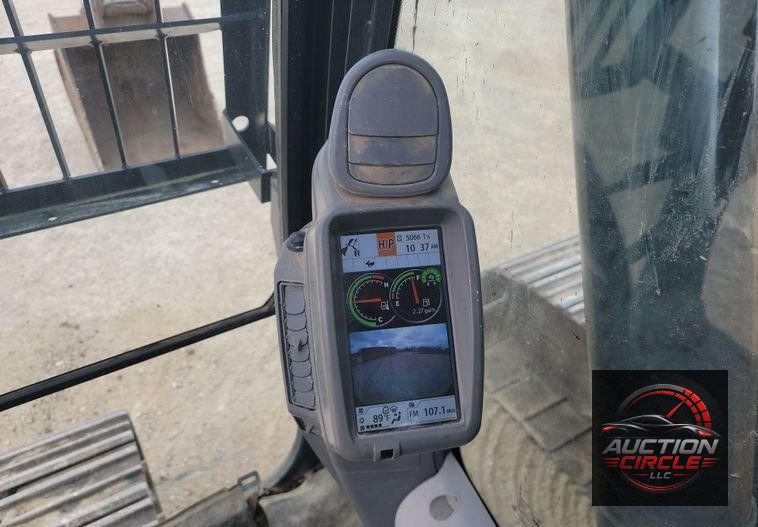 2018 John Deere 210G LC excavator