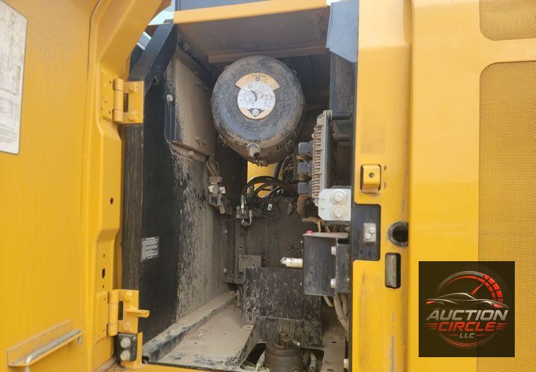 2018 John Deere 210G LC excavator