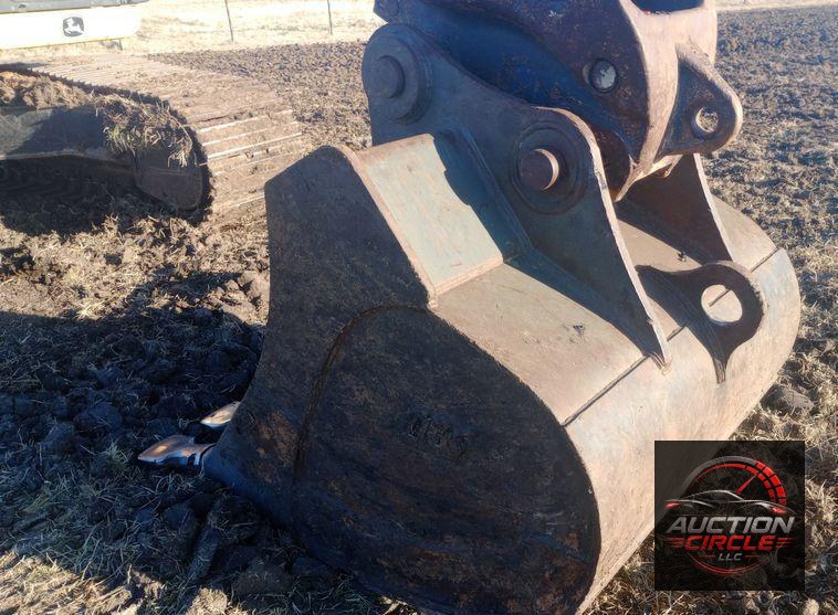 2016 John Deere 300G excavator