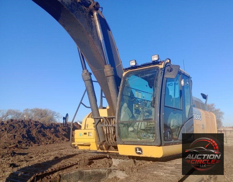 2016 John Deere 300G excavator