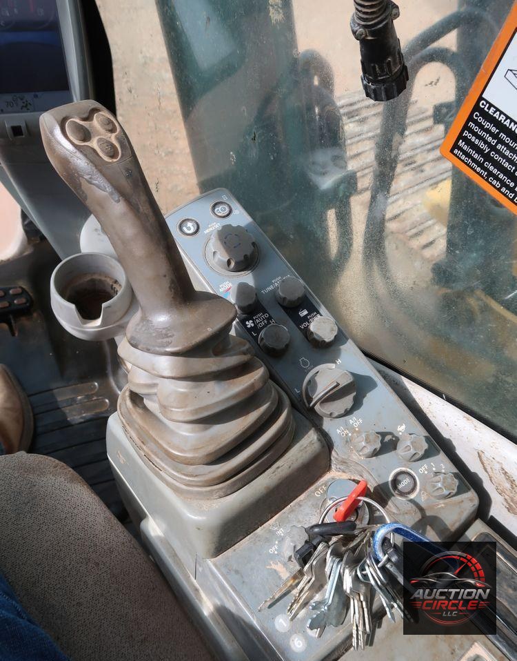 2015 John Deere 210G LC  excavator