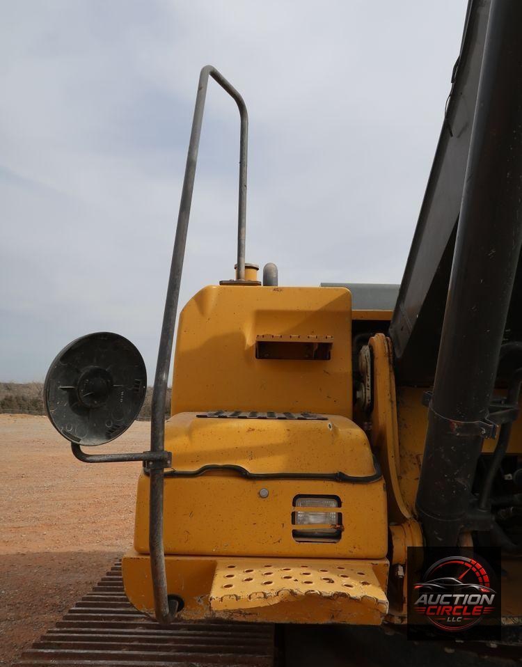 2015 John Deere 210G LC  excavator