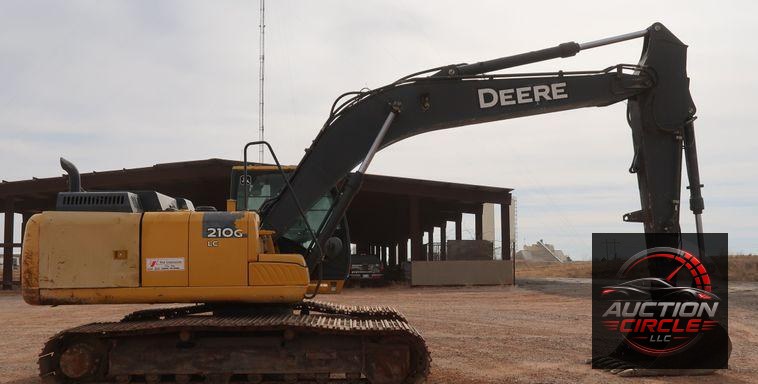 2015 John Deere 210G LC  excavator