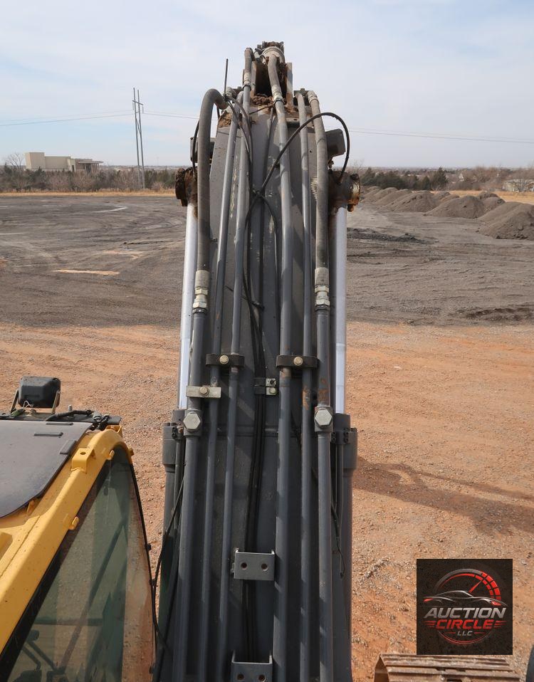 2015 John Deere 210G LC  excavator