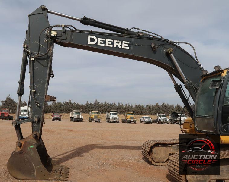 2015 John Deere 210G LC  excavator