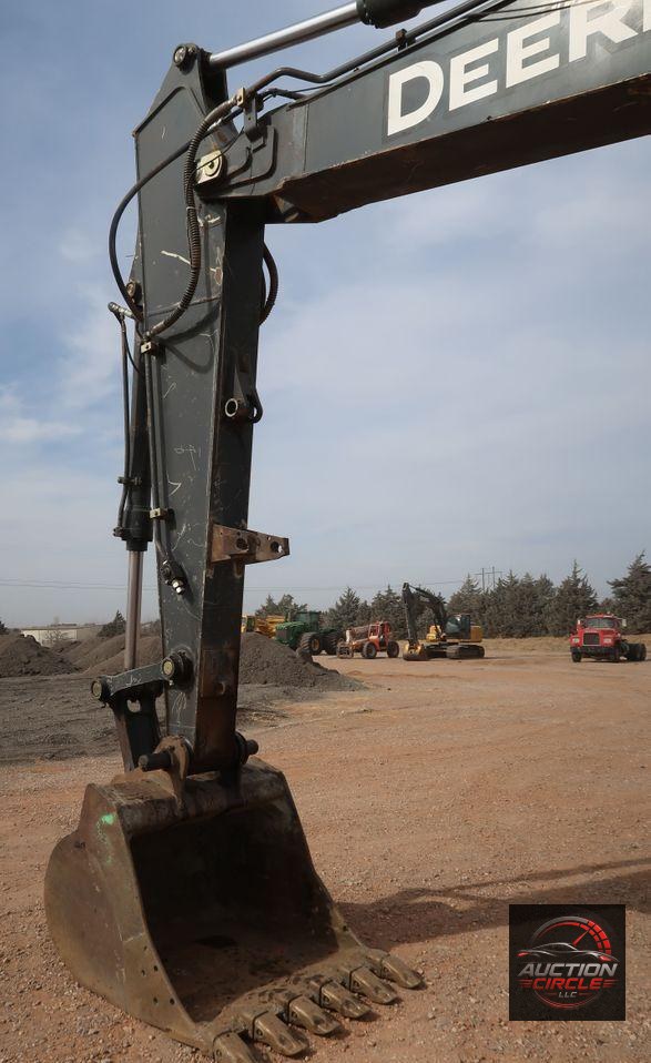 2015 John Deere 210G LC  excavator