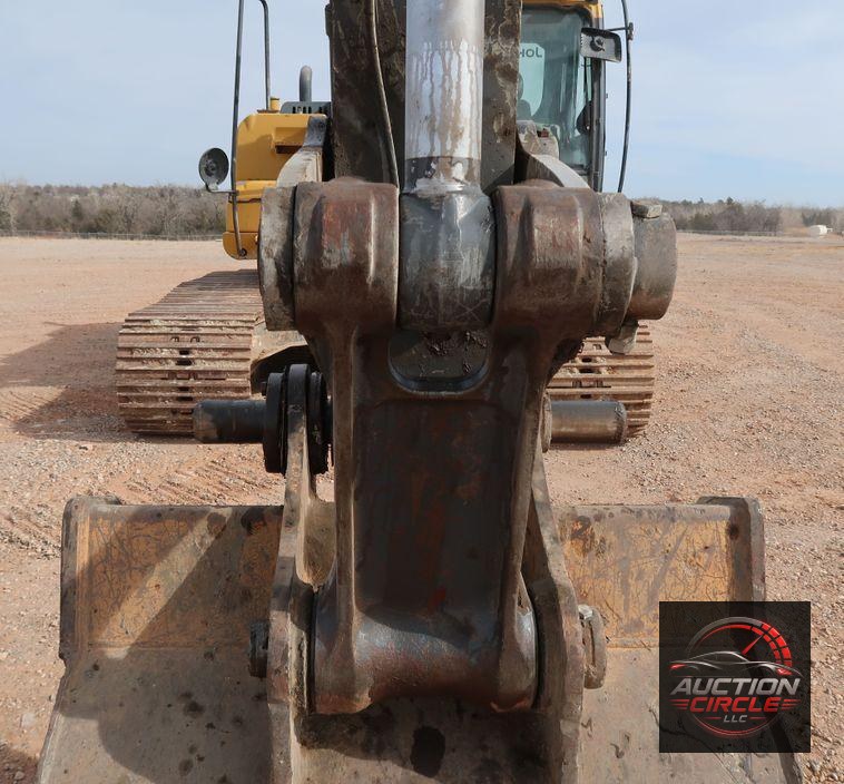 2015 John Deere 210G LC  excavator