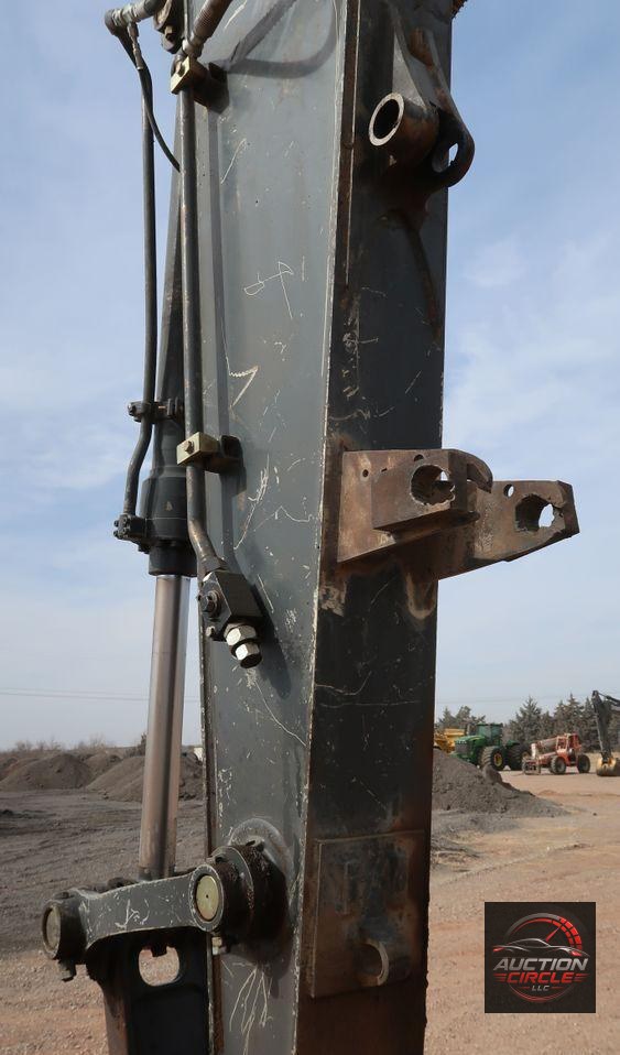 2015 John Deere 210G LC  excavator