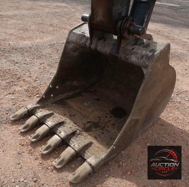 2015 John Deere 210G LC  excavator
